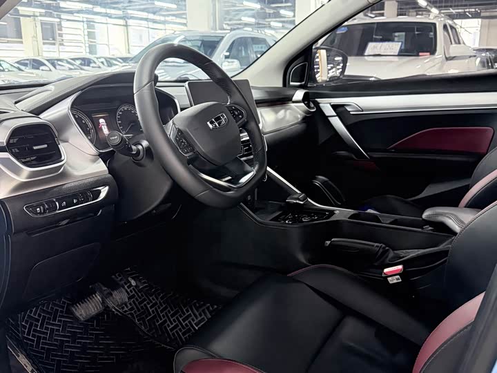 Фото 4 - Geely Coolray