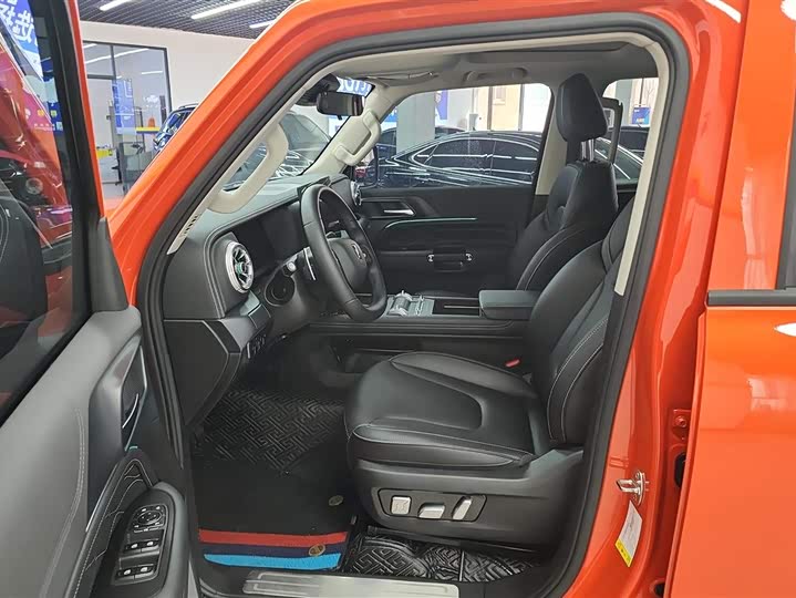 Фото 9 - Tank 300