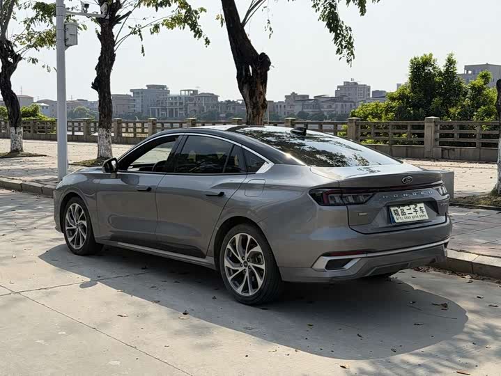 Photo 9 - Ford Mondeo