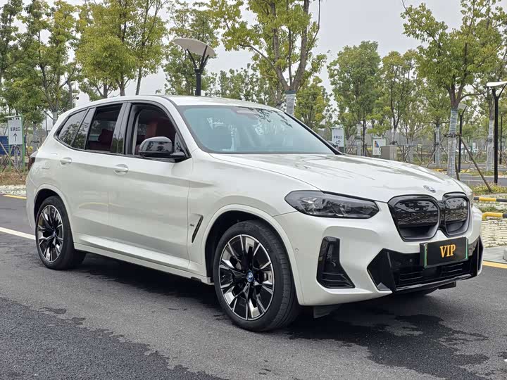 Фото 3 - BMW iX3