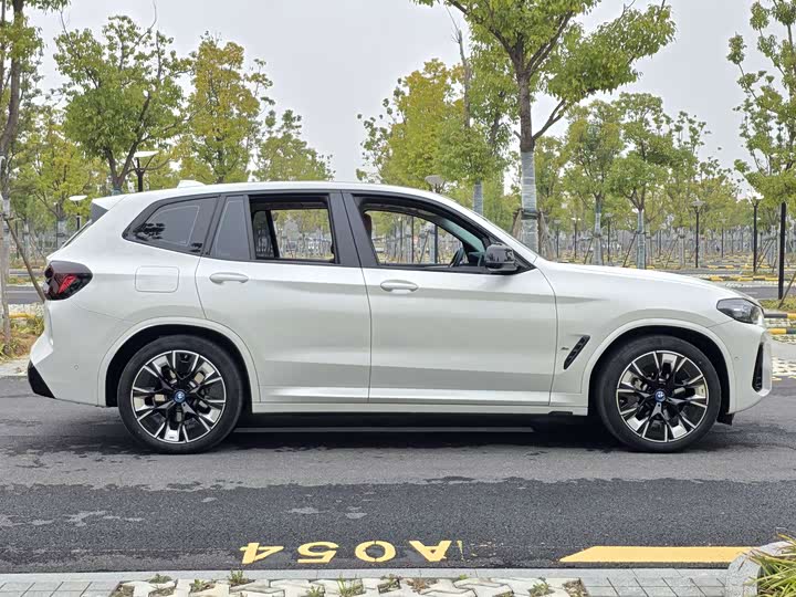 Фото 5 - BMW iX3