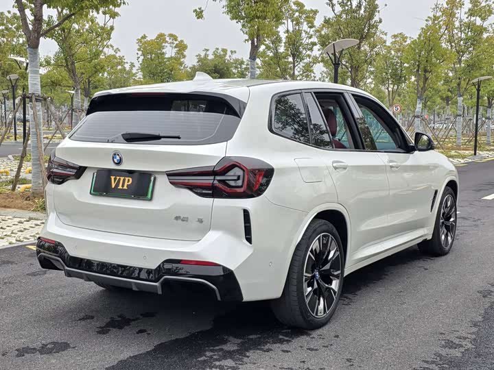 Фото 6 - BMW iX3