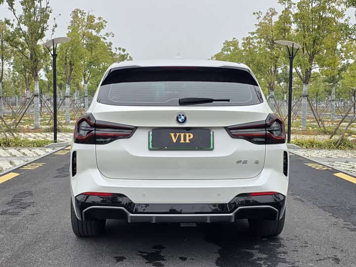 Фото 7 - BMW iX3