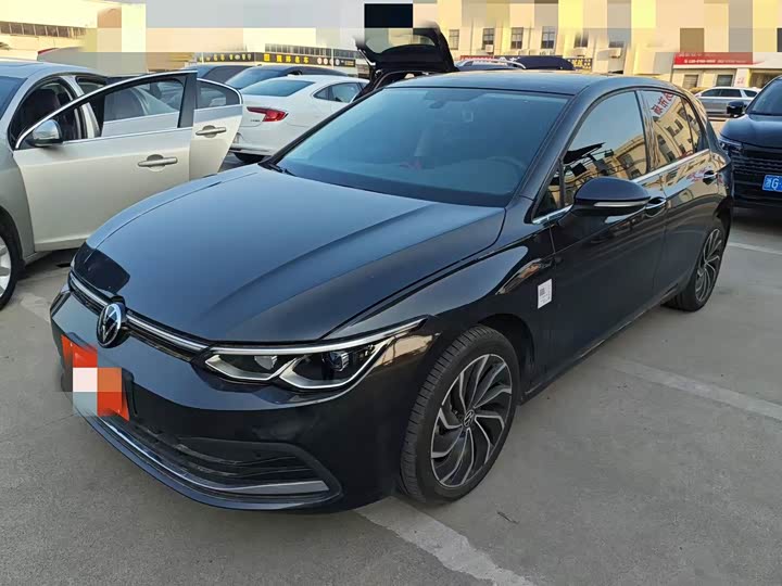 Фото 1 - Volkswagen Golf