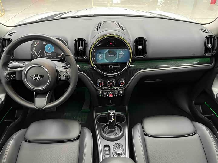 Photo 2 - Mini Countryman