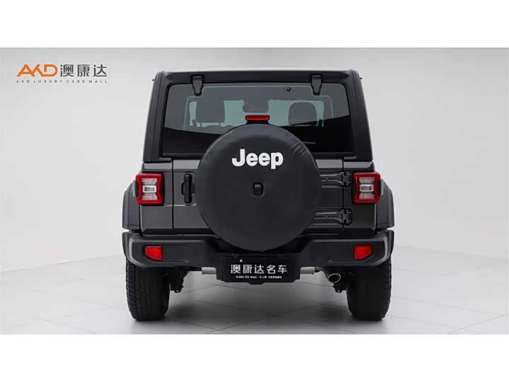 Photo 4 - Jeep Wrangler