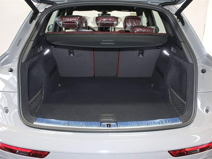 Фото 7 - Audi Q5L