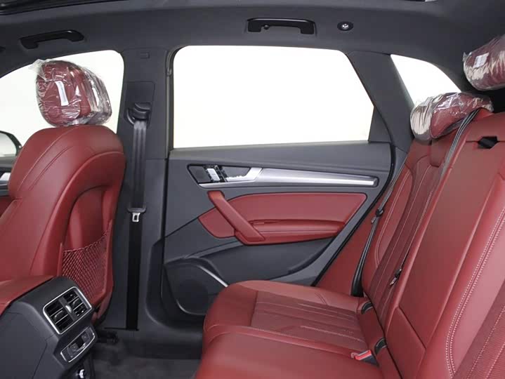 Фото 8 - Audi Q5L