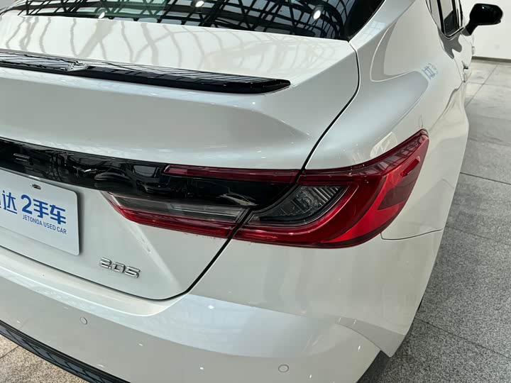 Фото 9 - Toyota Camry