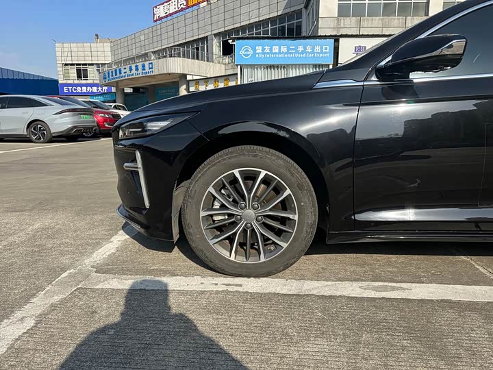 Фото 8 - Geely Preface L