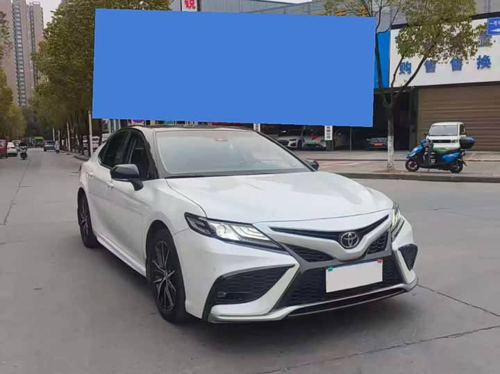 Photo 2 - Toyota Camry