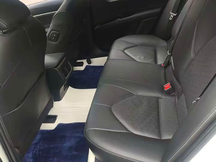 Photo 5 - Toyota Camry