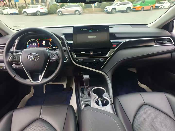Photo 6 - Toyota Camry