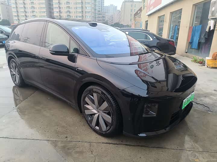 Фото 1 - LiXiang i8