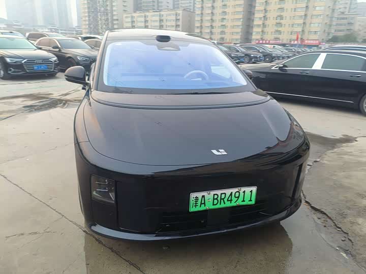 Фото 2 - LiXiang i8