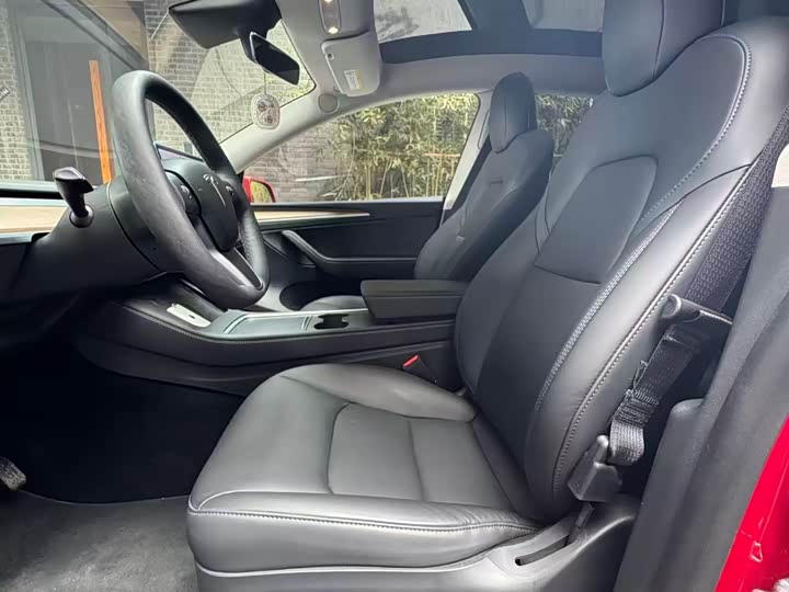 Фото 4 - Tesla Model Y