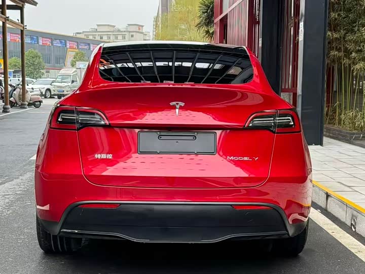 Фото 8 - Tesla Model Y
