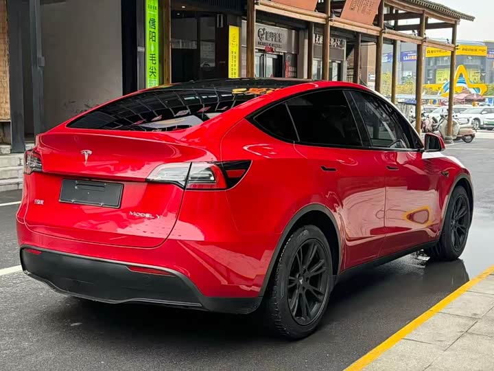 Фото 9 - Tesla Model Y