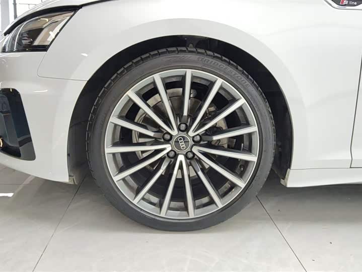 Фото 6 - Audi A5