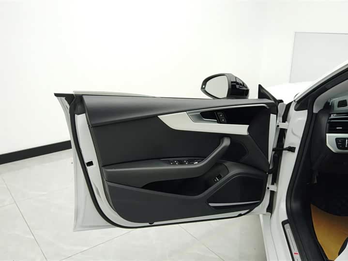 Фото 7 - Audi A5