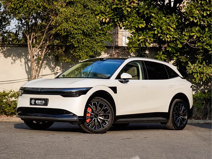 Фото 1 - Zeekr 7X