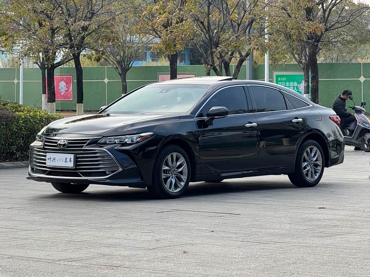 Photo 1 - Toyota Avalon