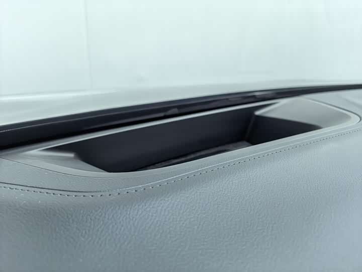 Фото 8 - Geely Galaxy L7