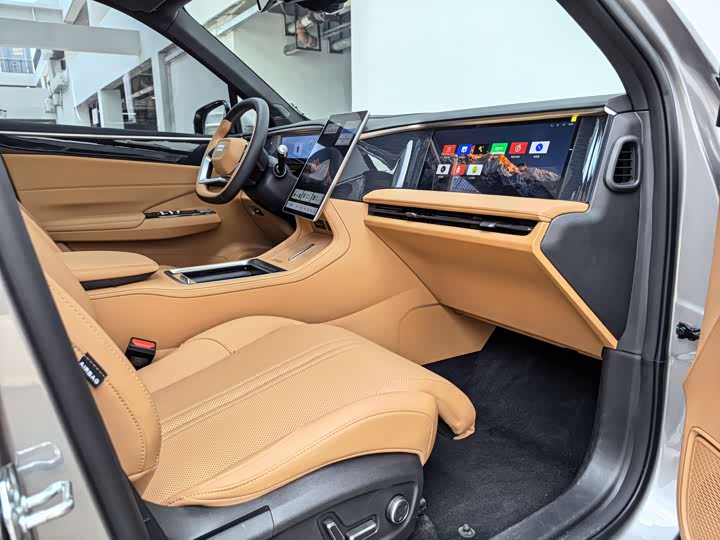 Фото 9 - Geely Galaxy L7