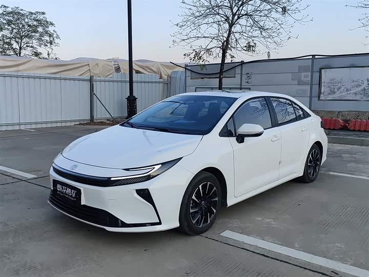 Фото 1 - Toyota Corolla