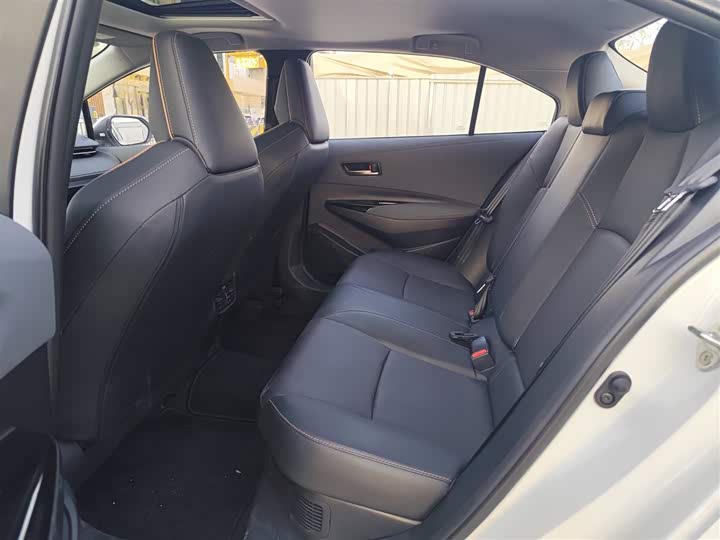 Фото 6 - Toyota Corolla