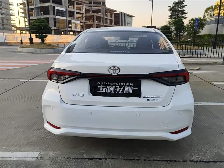 Фото 9 - Toyota Corolla