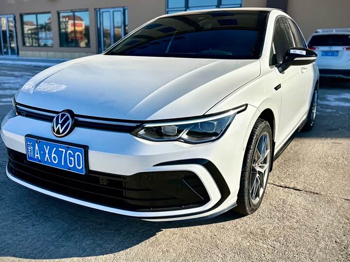 Фото 1 - Volkswagen Golf