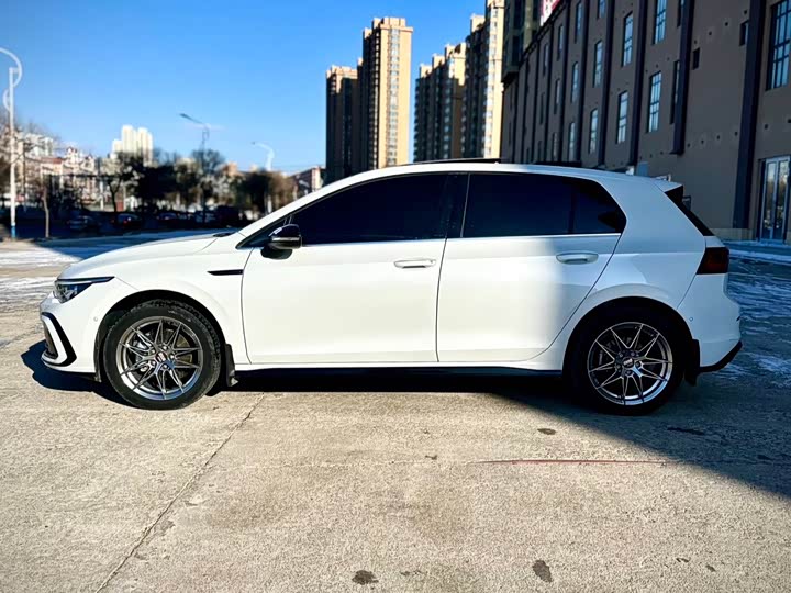 Фото 8 - Volkswagen Golf