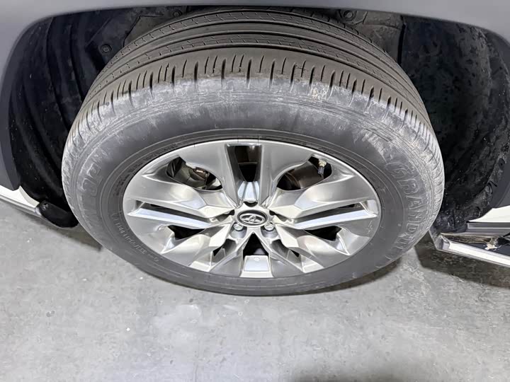 Фото 4 - Toyota Wildlander