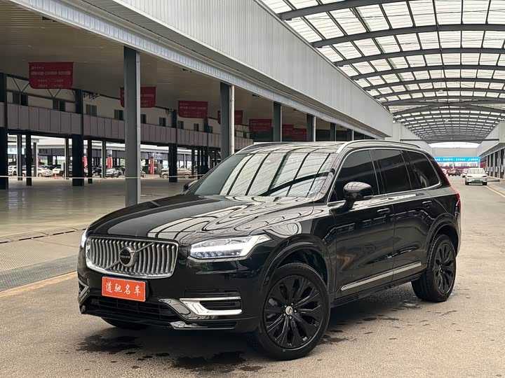 Фото 1 - Volvo XC90