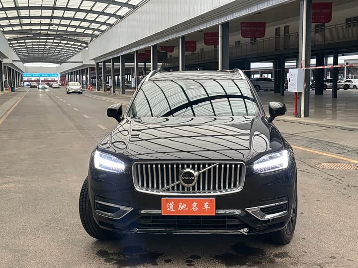 Фото 2 - Volvo XC90