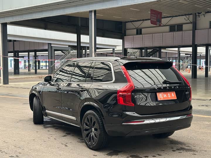 Фото 6 - Volvo XC90