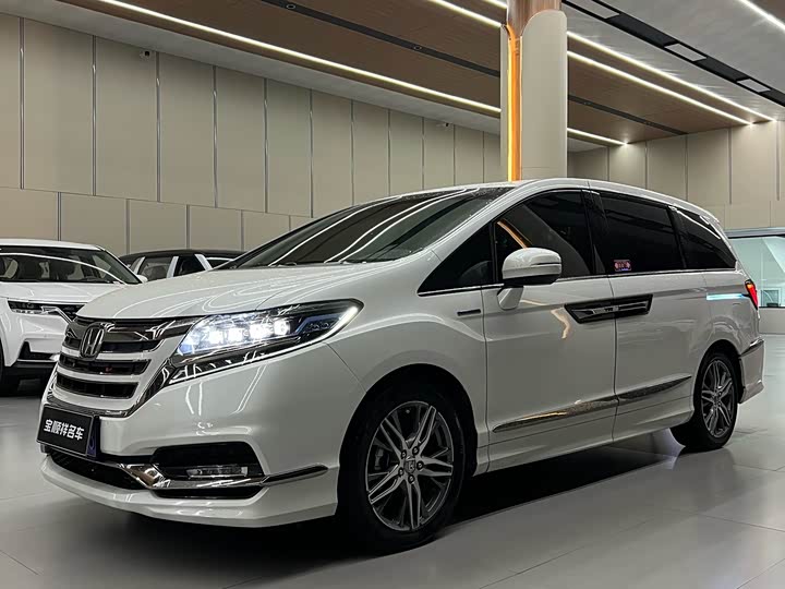 Фото 1 - Honda Elysion