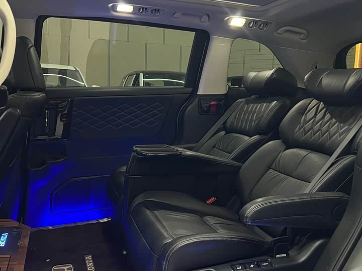 Фото 4 - Honda Elysion