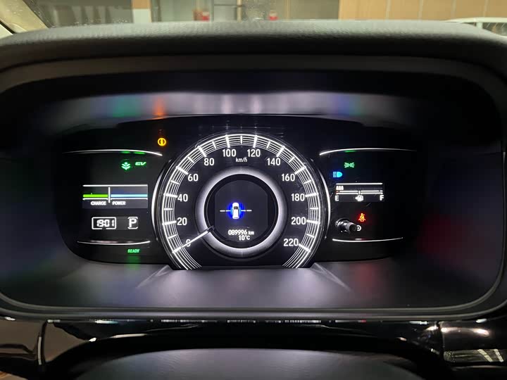 Фото 7 - Honda Elysion