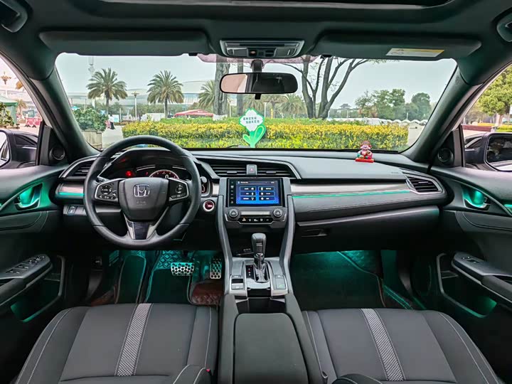 Фото 8 - Honda Civic