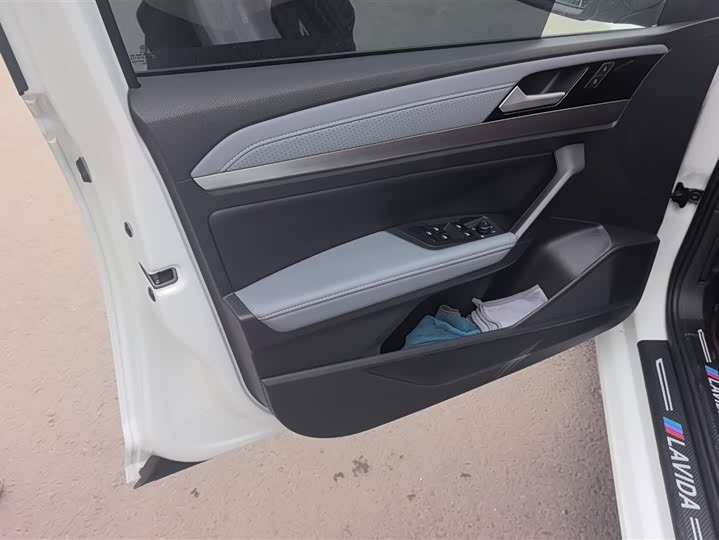 Фото 7 - Volkswagen Lavida