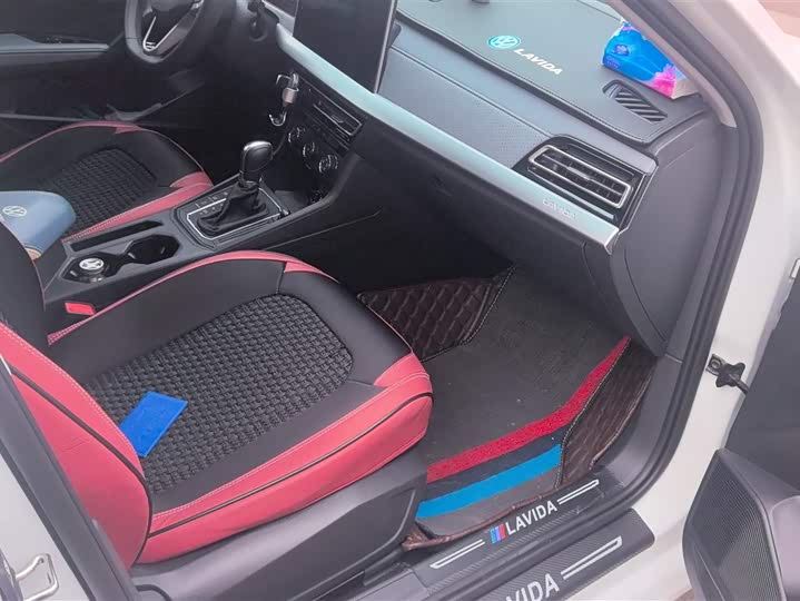 Фото 8 - Volkswagen Lavida