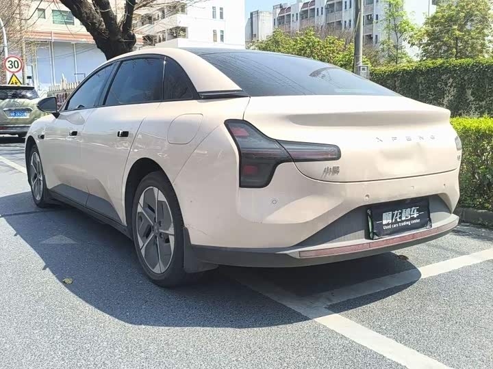 Фото 8 - XPeng Mona M03