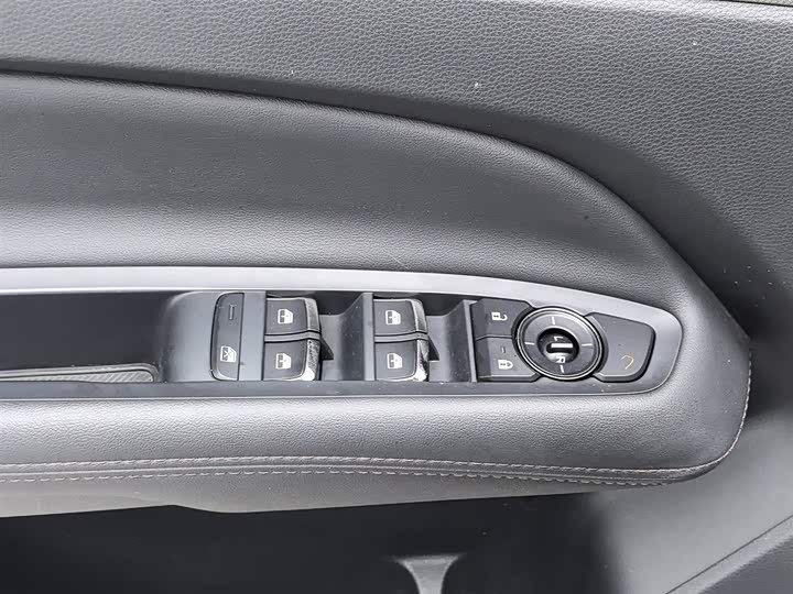 Фото 9 - Ford Equator Sport