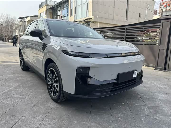 Фото 2 - Leapmotor B10