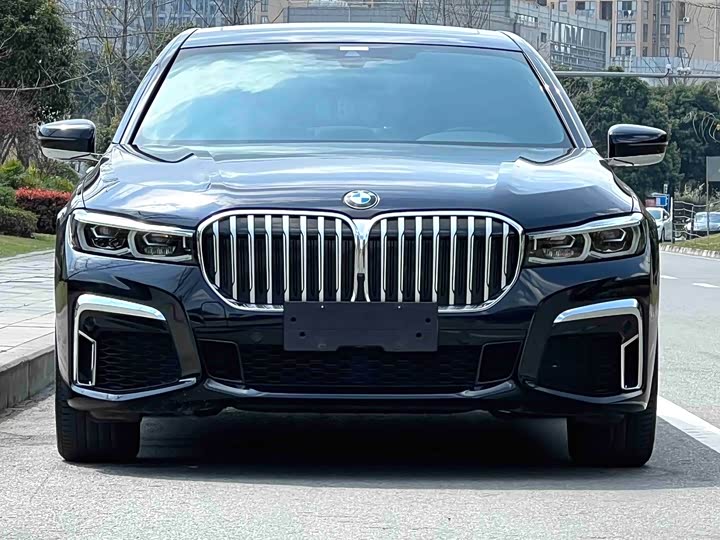 Фото 2 - BMW 7 Series