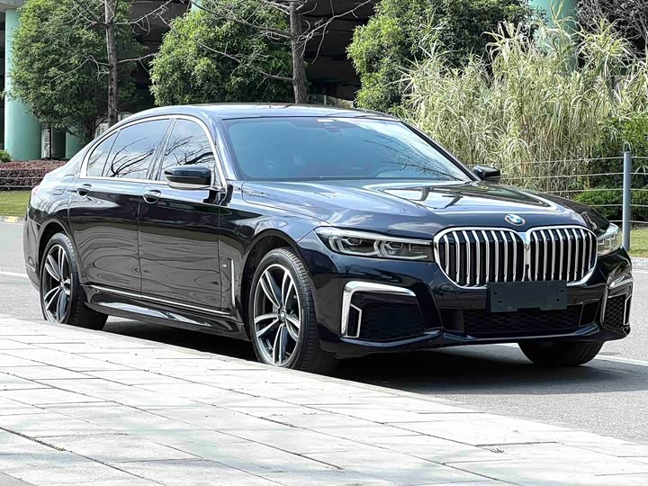 Фото 3 - BMW 7 Series