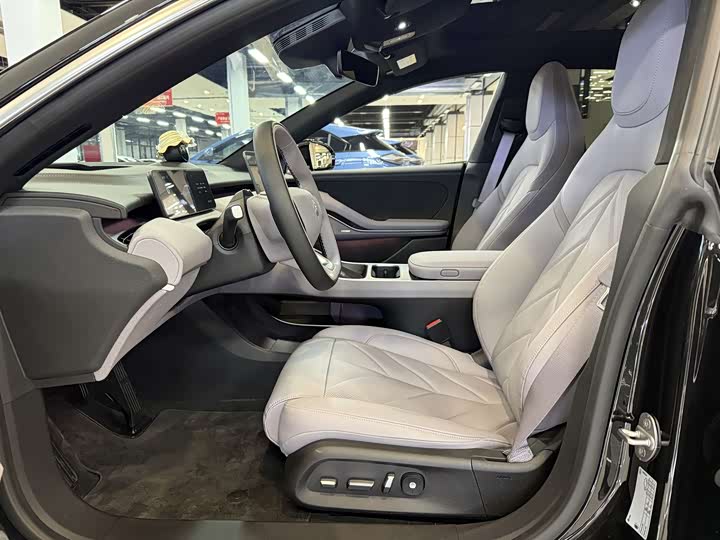 Фото 8 - Nio ET5T