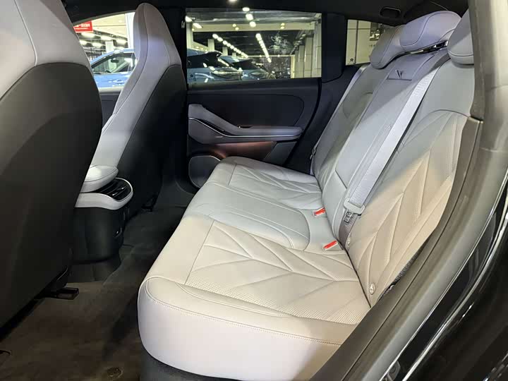 Фото 9 - Nio ET5T